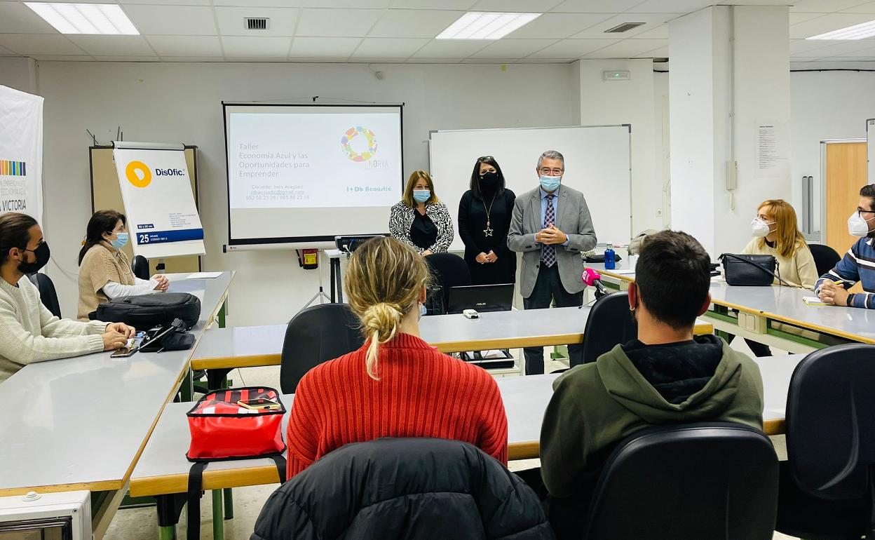 El alcalde y presidente de la Diputación, en la inauguración de la actividad, este viernes. 