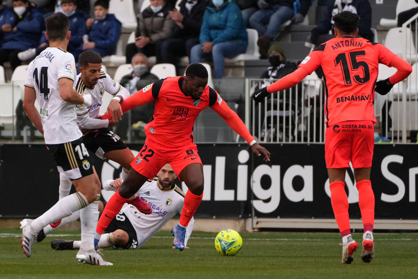 Fotos: Derrota y mala imagen del Málaga en Burgos