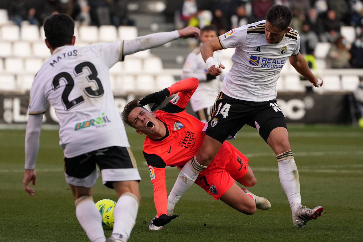 Fotos: Derrota y mala imagen del Málaga en Burgos