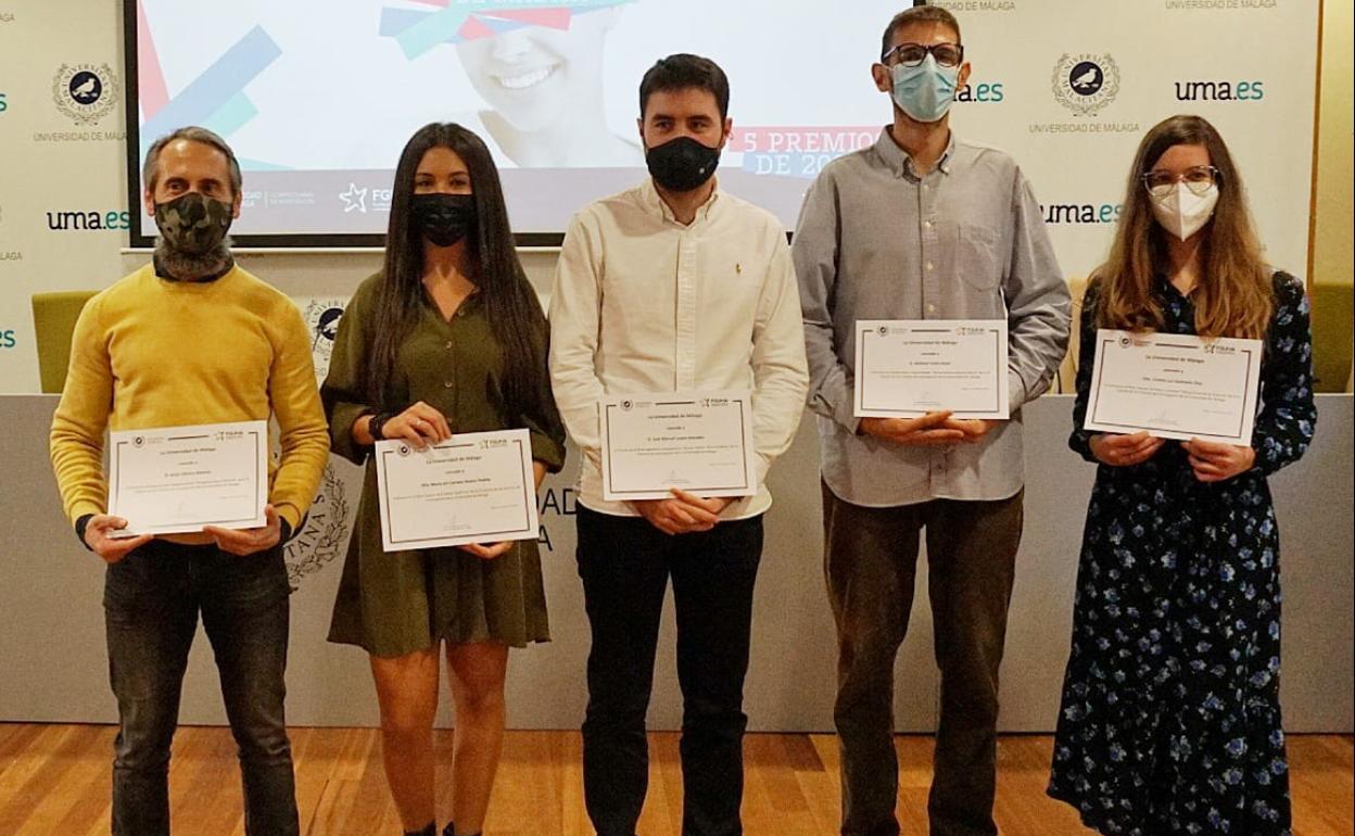 De izquierda a derecha, Diego Romero (recogió el premio de Jesús Cámara), Mari Carmen Mañas, José Manuel Luque, Antonio Yuste y Cirenia Quintana. 