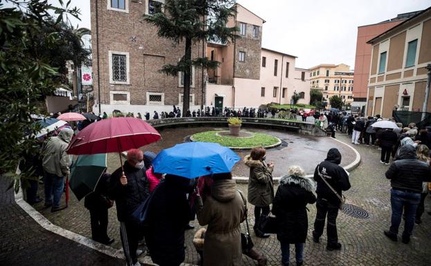 La conversión del líder del movimiento antivacunas en Italia tras contagiarse