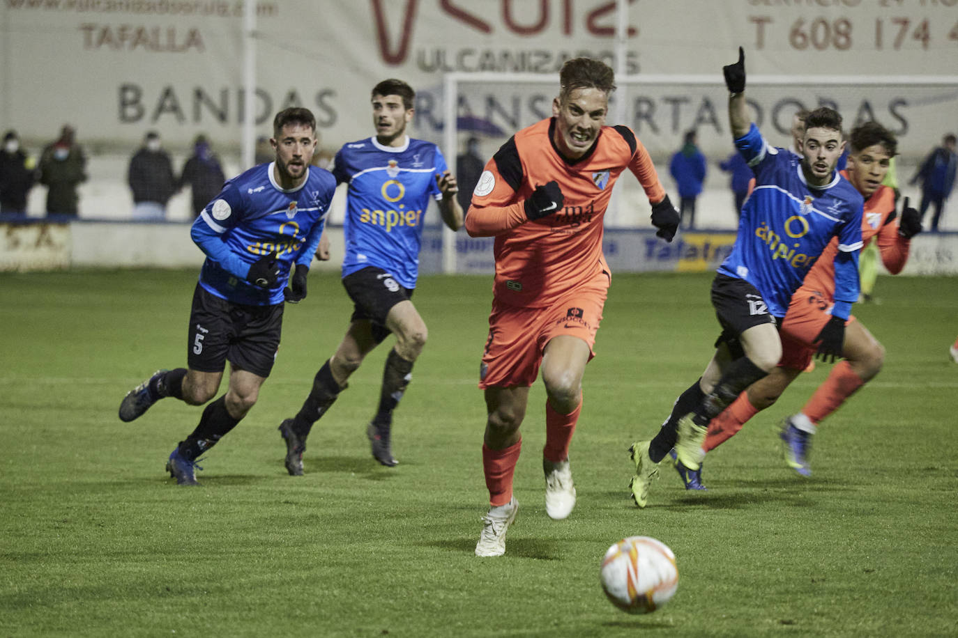 El Málaga encarriló el partido en la primera mitad con dos goles 