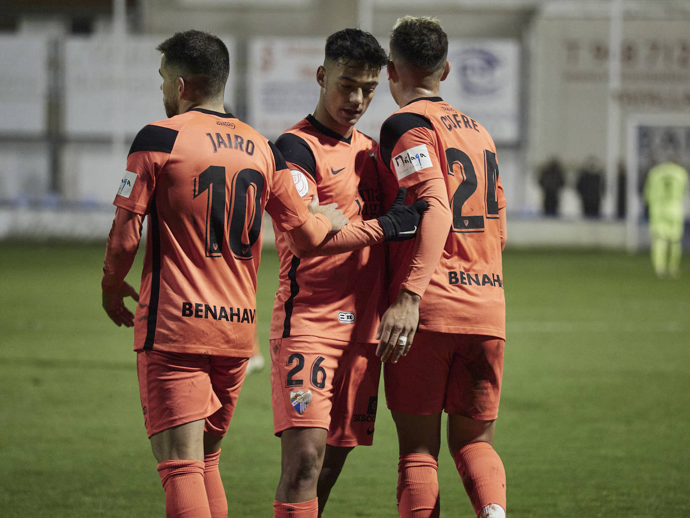 El Málaga encarriló el partido en la primera mitad con dos goles 