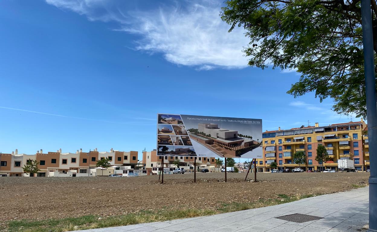 Terrenos donde se ha proyectado la construcción del nuevo espacio escénico torreño en Cerro del Águila. 