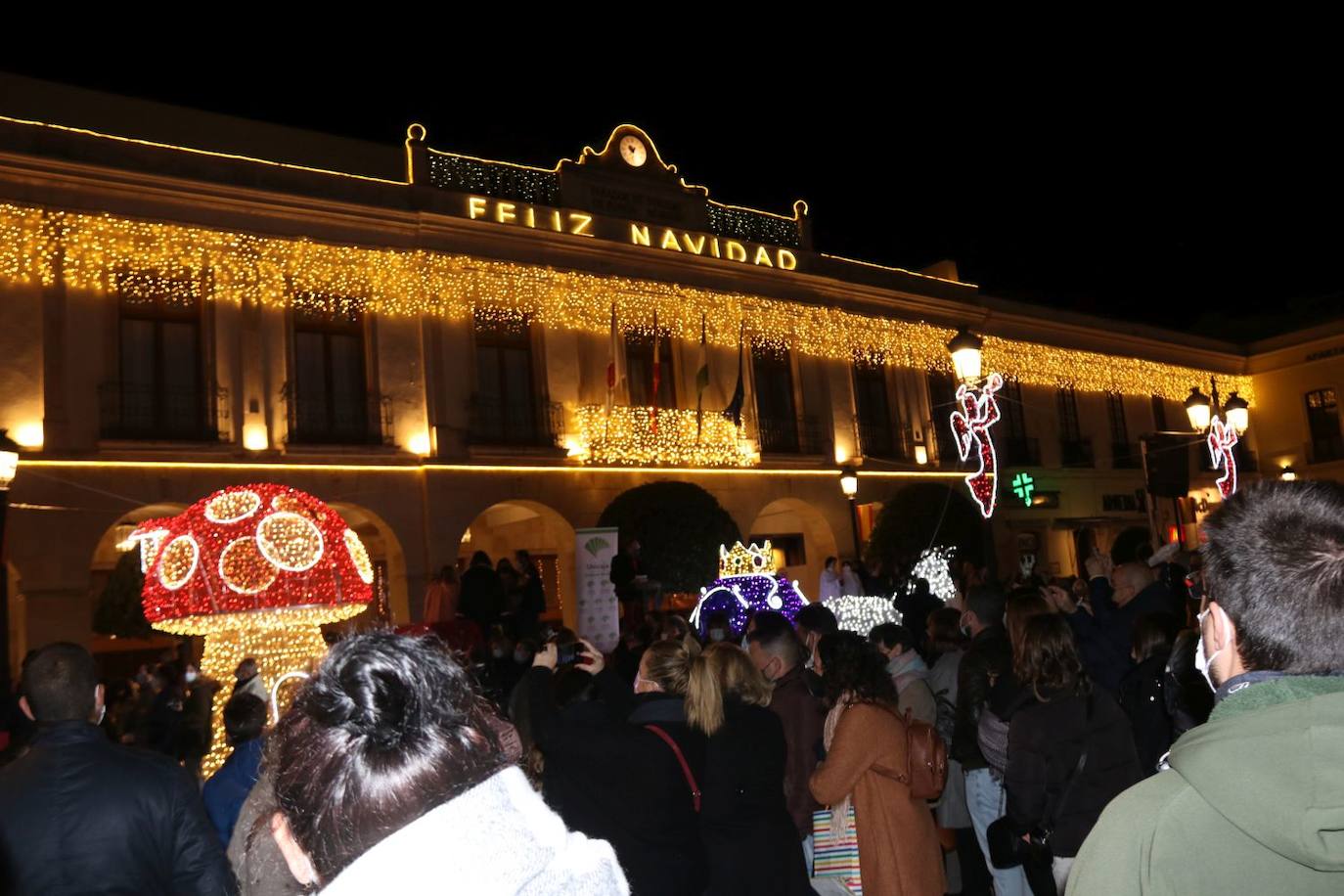 La iluminación se estrenó este viernes 