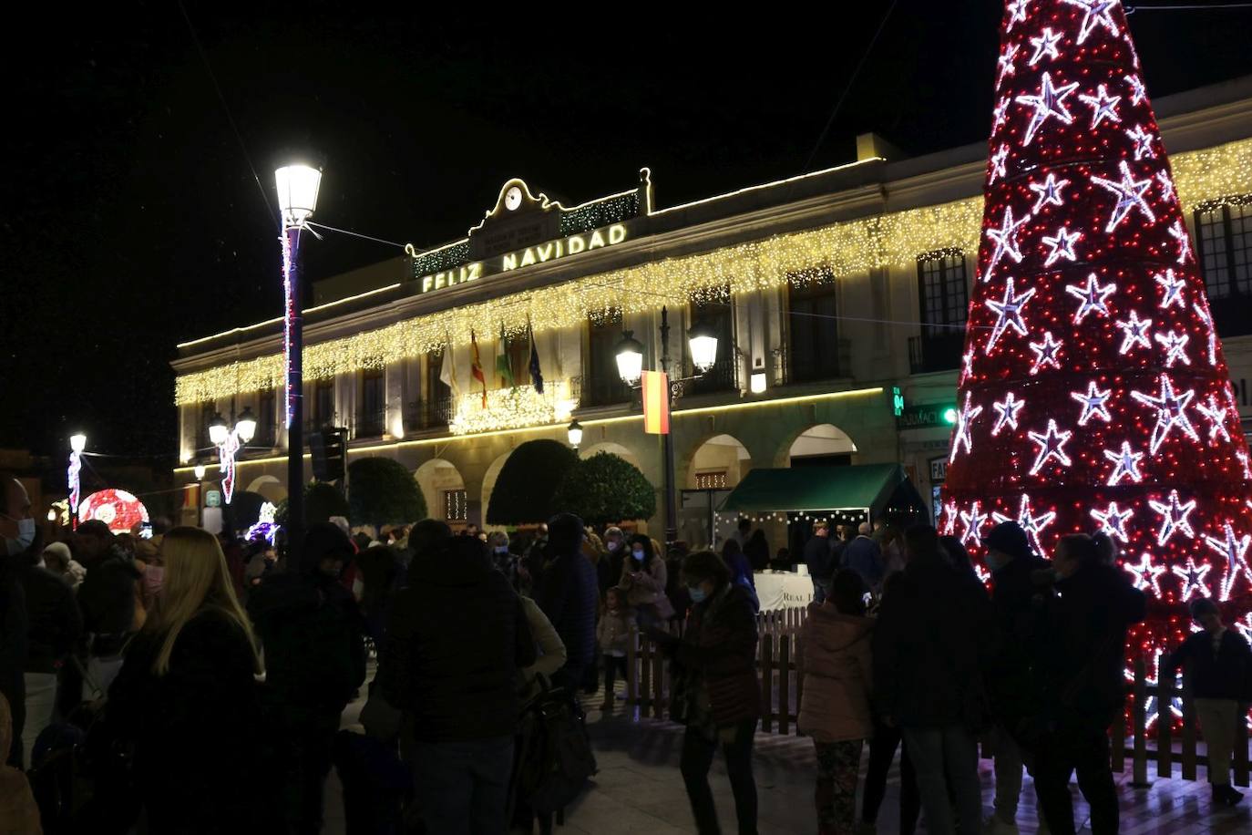 La iluminación se estrenó este viernes 