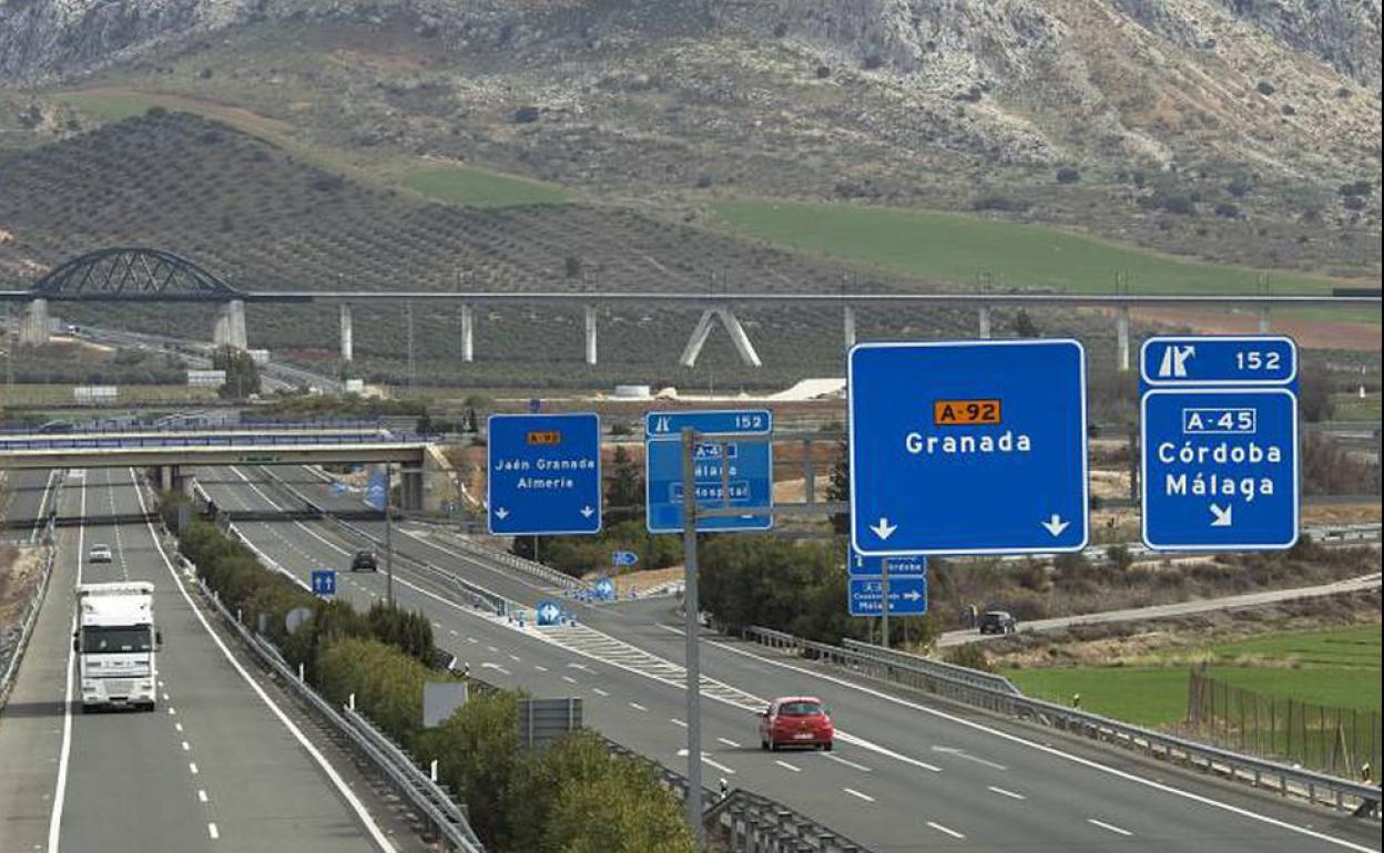 Sucesos Málaga: Investigan al conductor de un camión que circulaba por la A-92 y quintuplicaba la tasa de alcohol