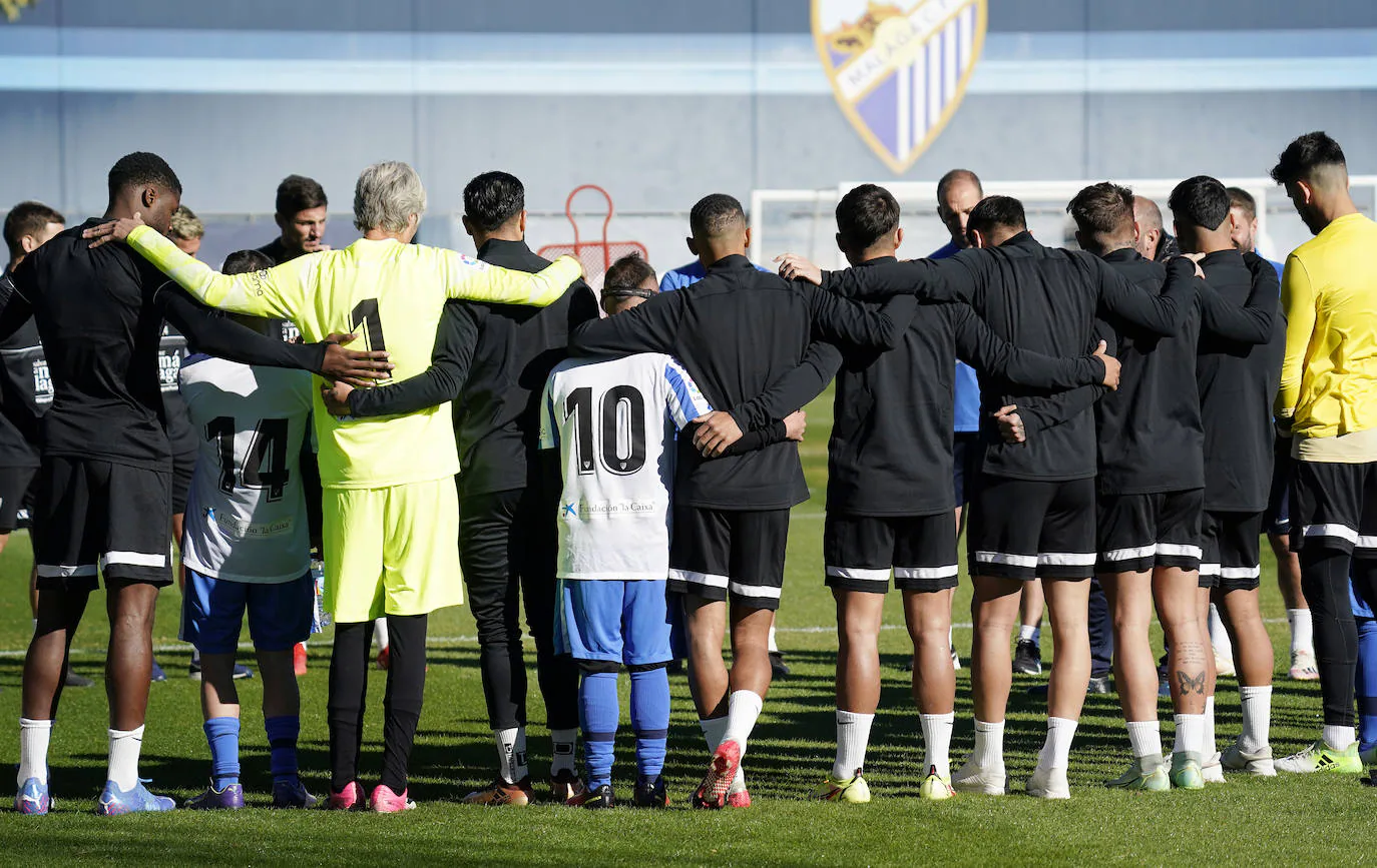 Jugadores del Málaga y del Genuine, en el entrenamiento de este viernes. 