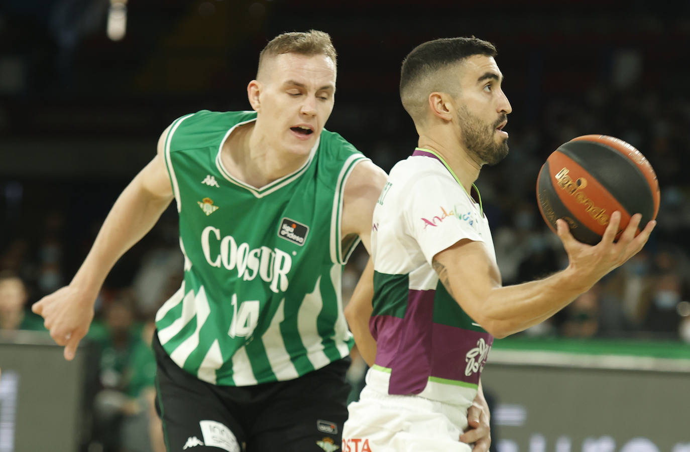 Las mejores imágenes del partido disputado este domingo en Coosur Betis y Unicaja