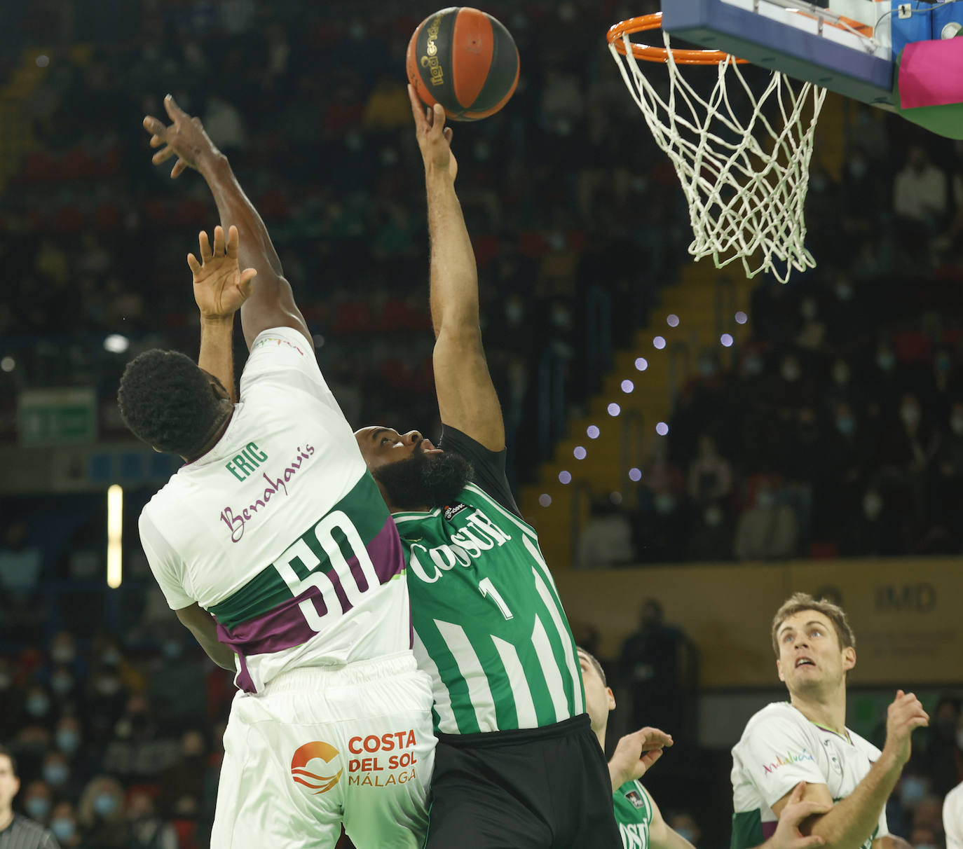 Las mejores imágenes del partido disputado este domingo en Coosur Betis y Unicaja