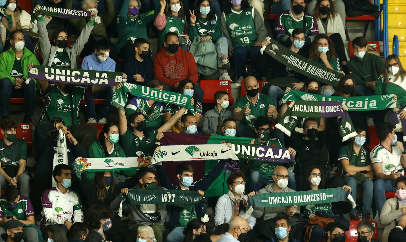 Las mejores imágenes del partido disputado este domingo en Coosur Betis y Unicaja