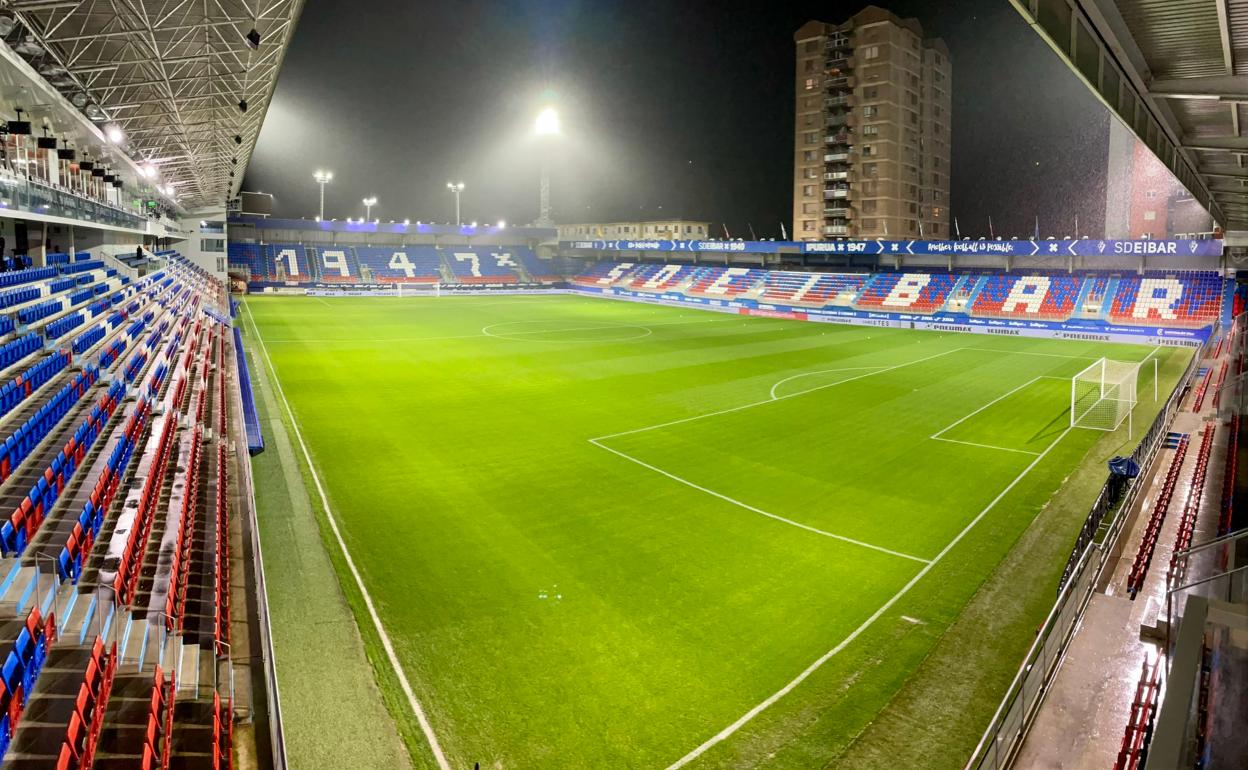 Panorámica del estadio de Ipurúa, donde ejerce como local el Eibar.