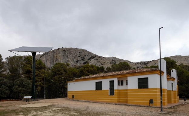 Imagen principal - Zonas del enclave natural en la Sierra de Camarolos.