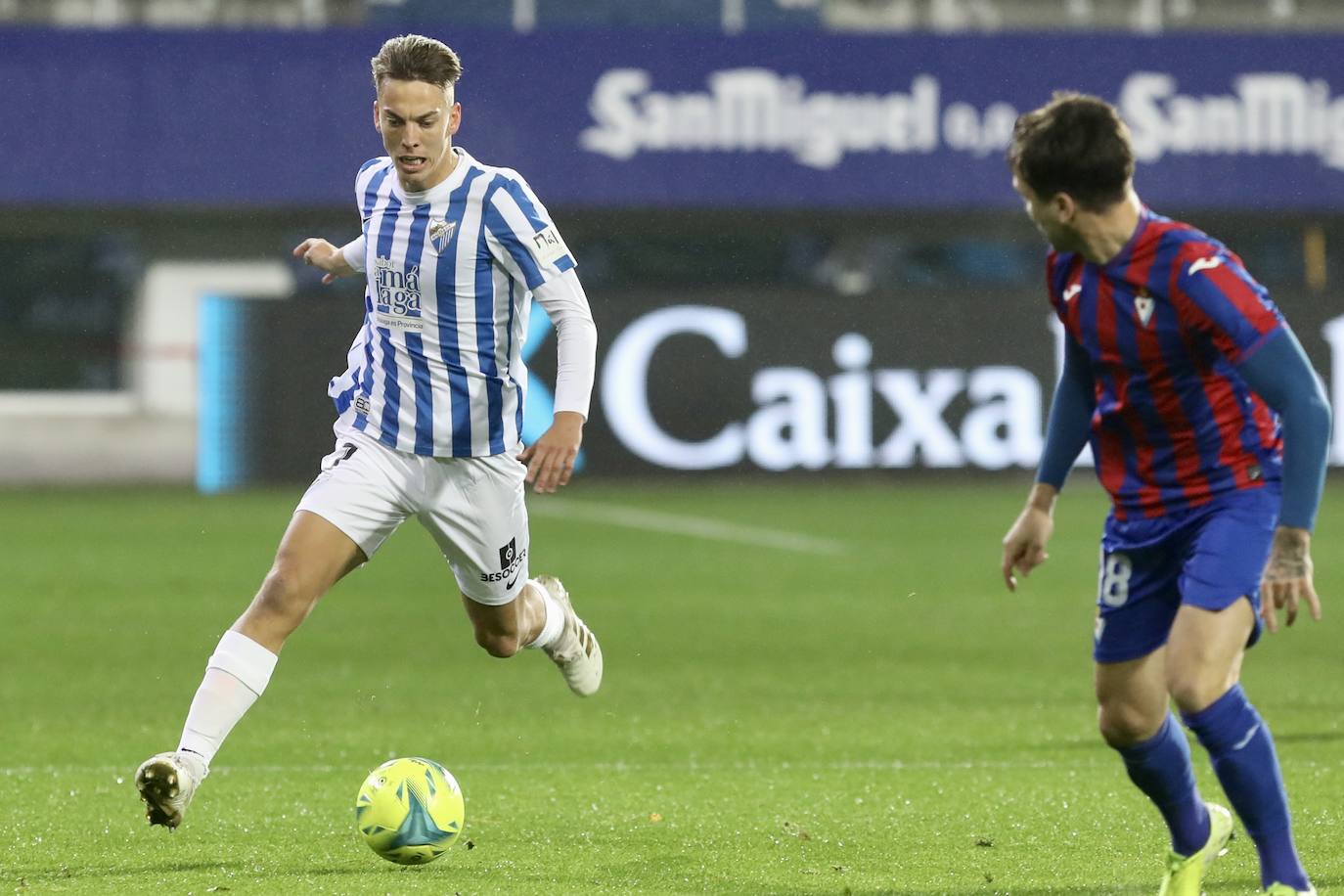 Fotos: El Málaga empata en el campo del Eibar (2-2)