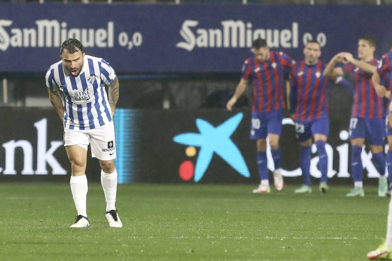 Fotos: El Málaga empata en el campo del Eibar (2-2)