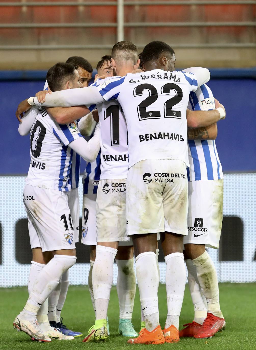 Fotos: El Málaga empata en el campo del Eibar (2-2)