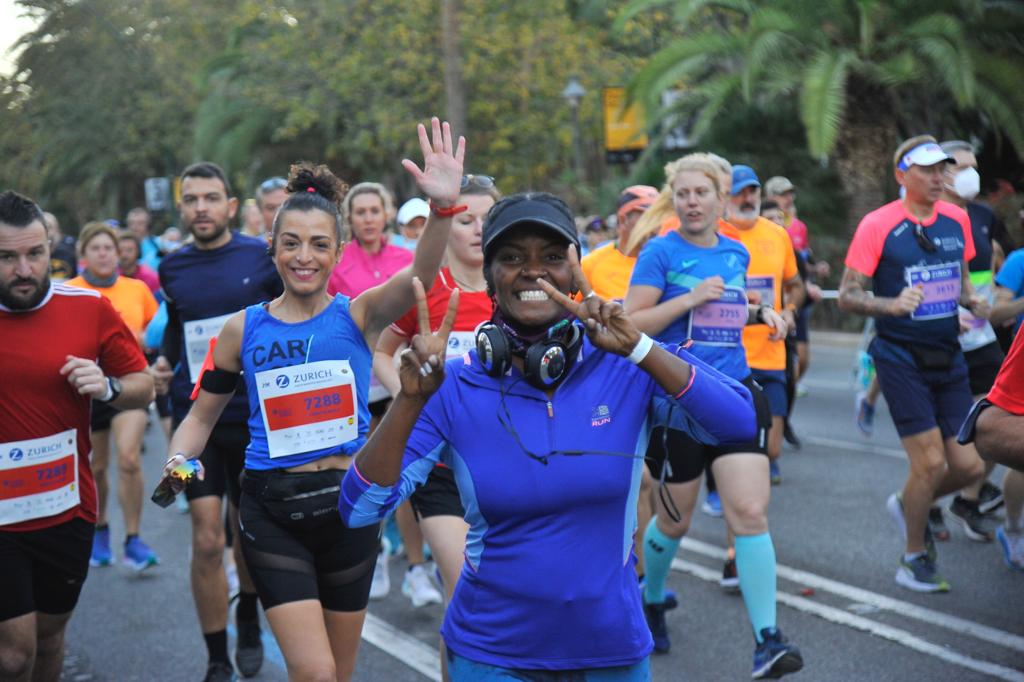 Cerca de 9.000 corredores participan en esta prueba que incluye también una media maratón, con 4.700 atletas más