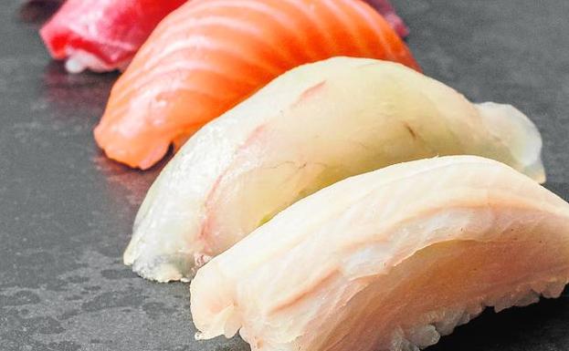 bandejas de Kurobi Sushi, hechas por Carlos Navarro