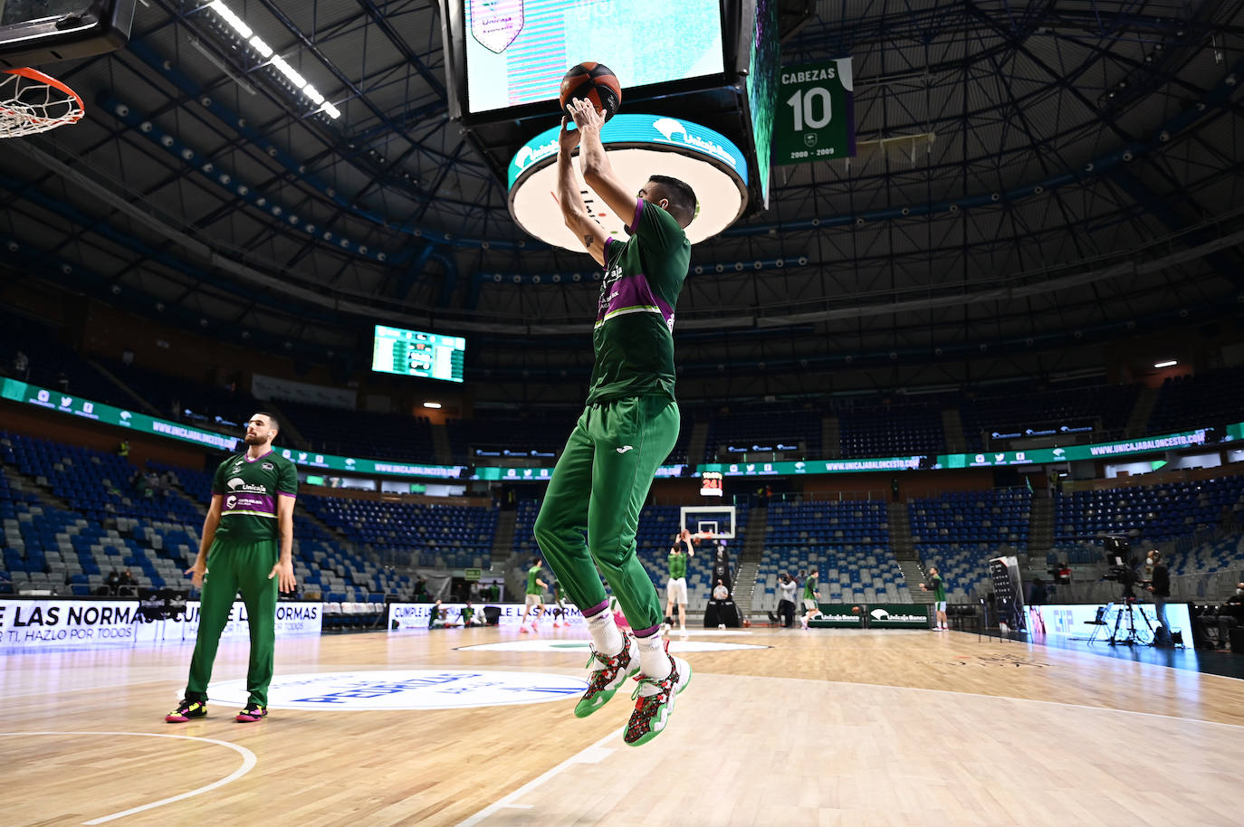 El Unicaja sufrió una dura derrota en un final igualado 