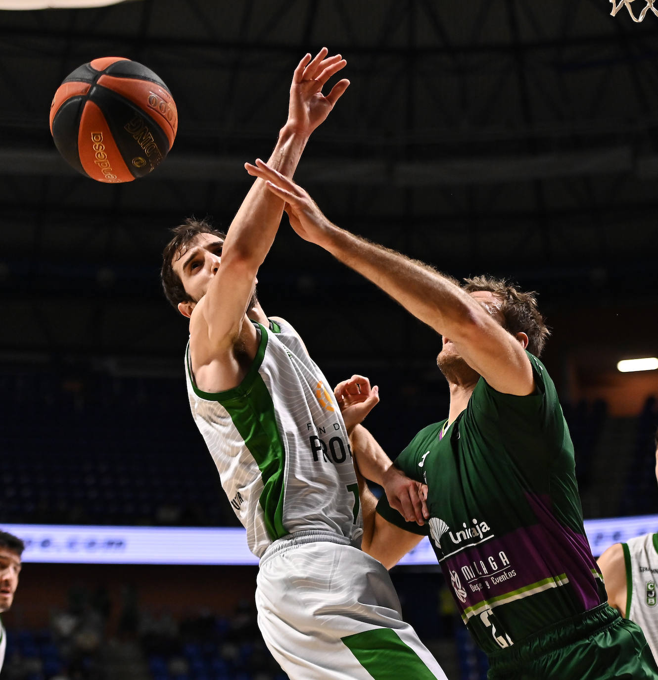 El Unicaja sufrió una dura derrota en un final igualado 