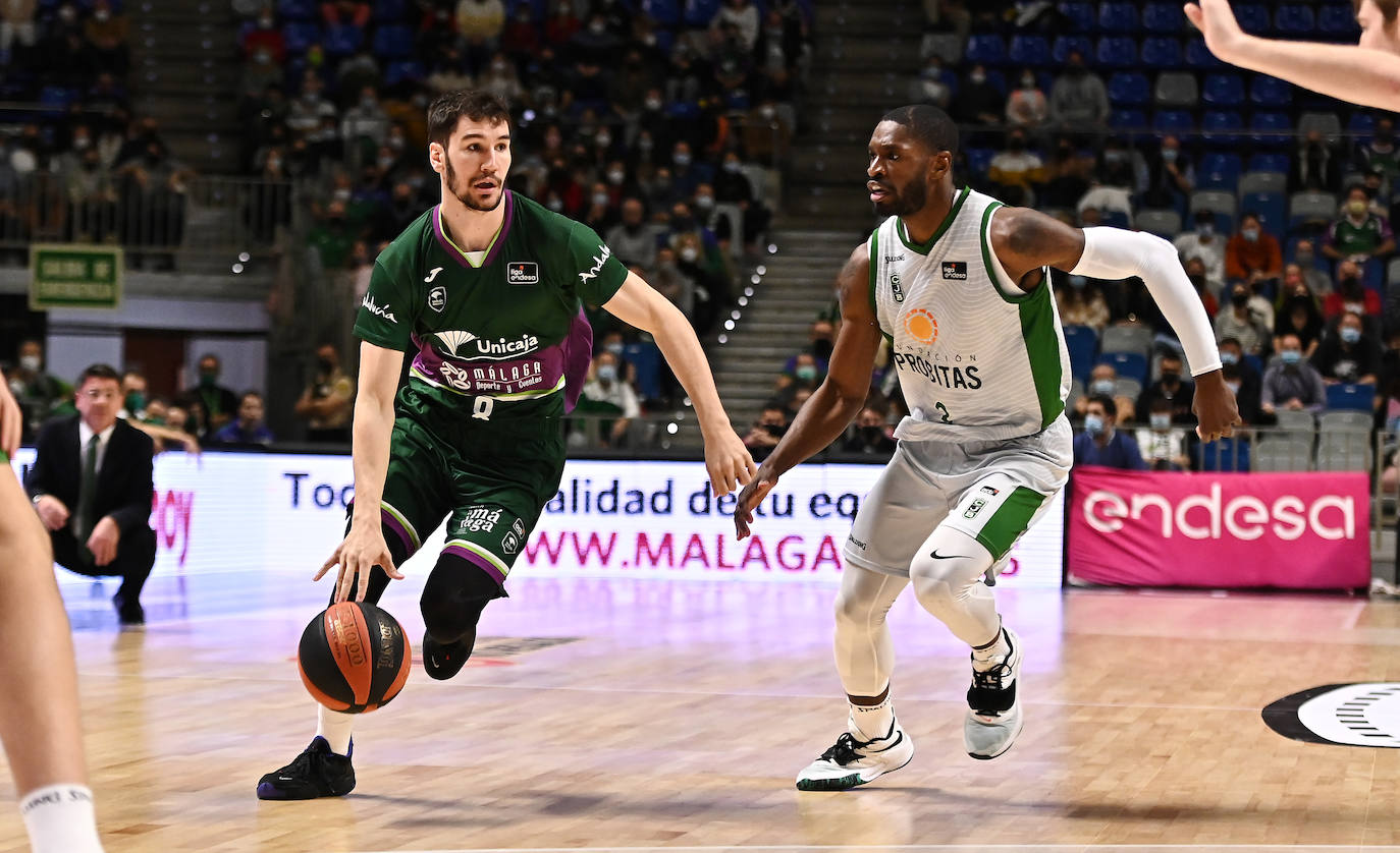 El Unicaja sufrió una dura derrota en un final igualado 