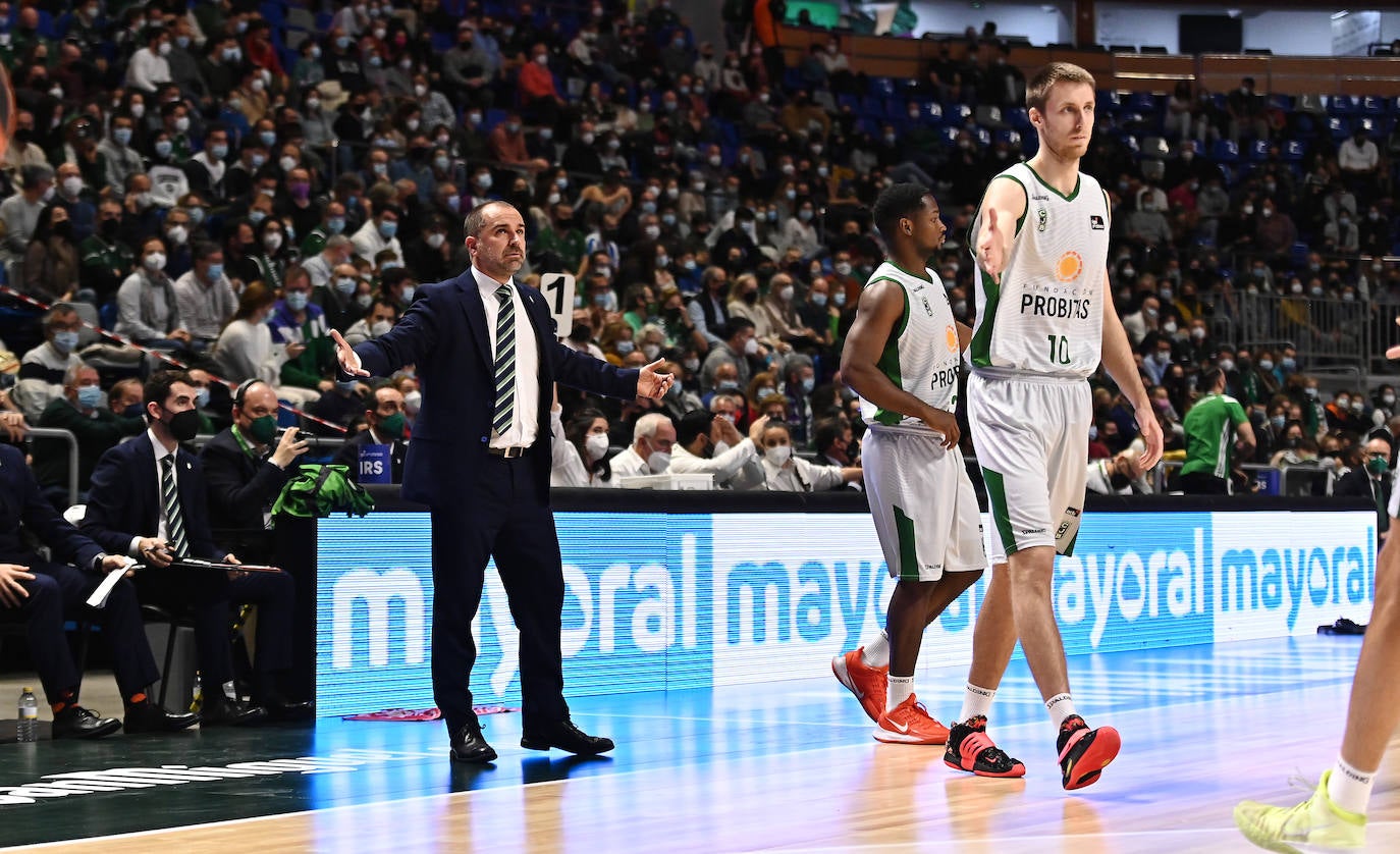 El Unicaja sufrió una dura derrota en un final igualado 