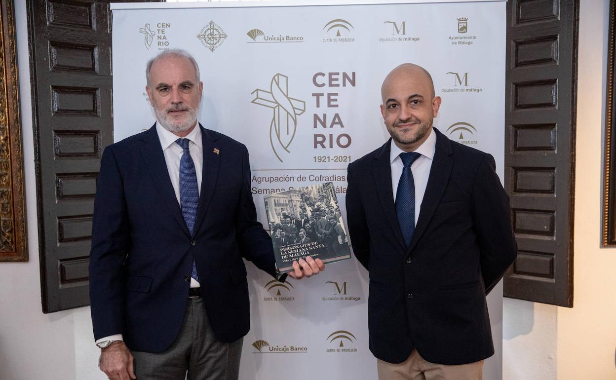 Andrés Camino y Jesús Hinojosa, en la presentación del libro. 