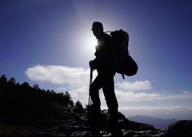 Imagen secundaria 1 - Moreno, durante al ascenso al pico más alto de la península ibérica.