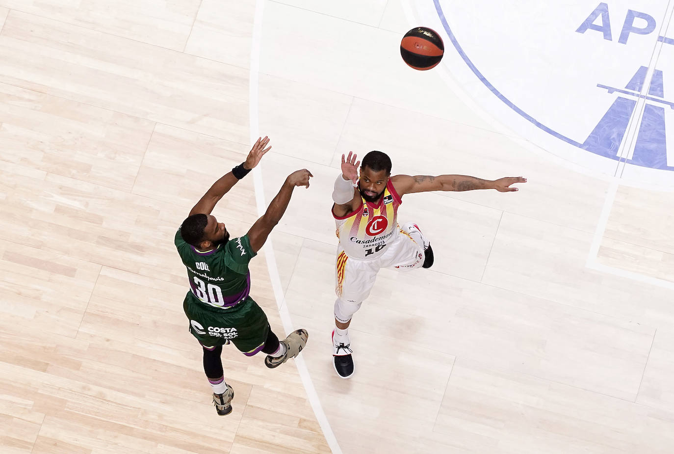 El Unicaja fue superior al Zaragoza en un encuentro con escaso público en el Carpena 