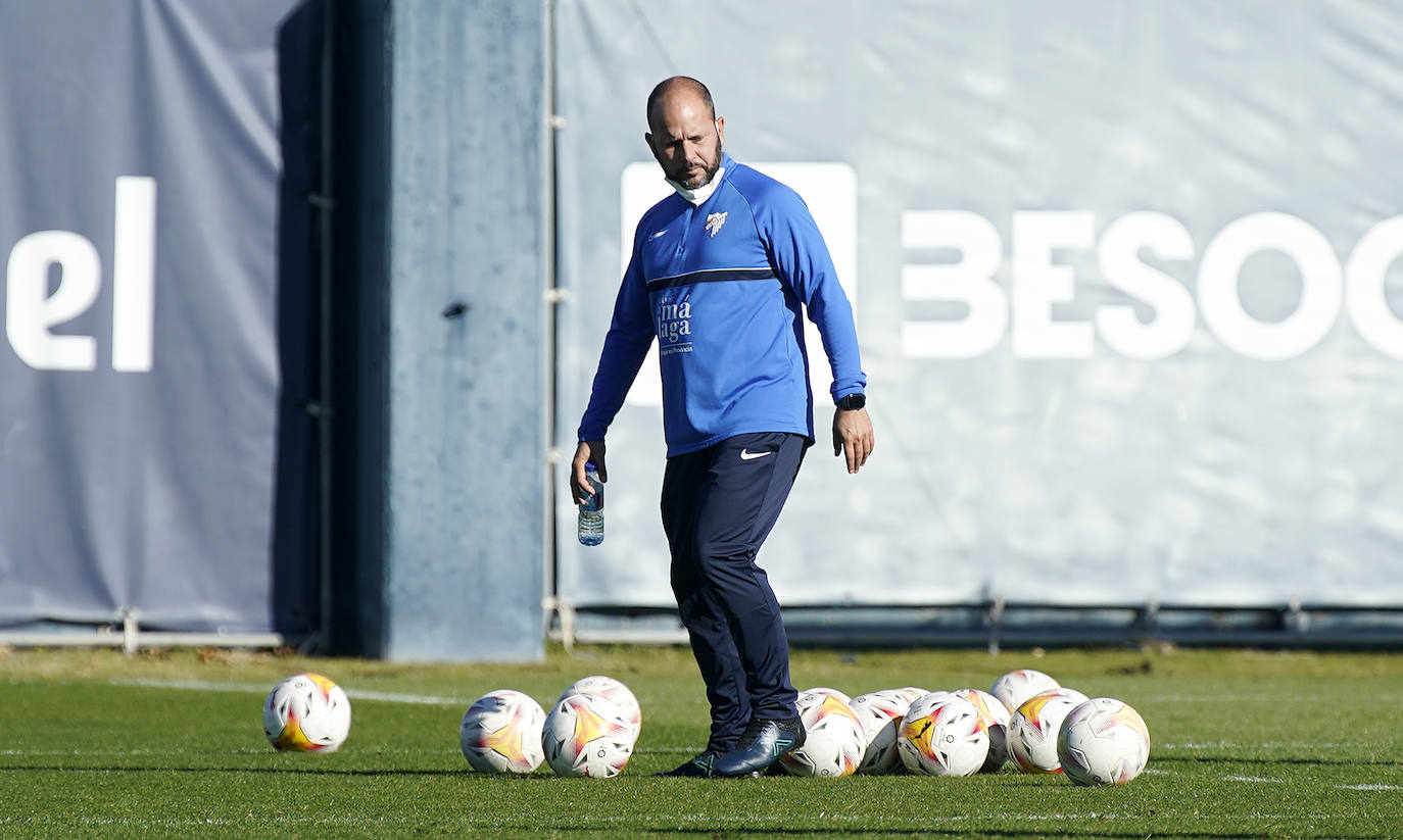 El equipo que dirige José Alberto López afrontó el último entrenamiento de la semana antes de medirse al Sporting este domingo en La Rosaleda (18.15 horas) con sus dos flamantes fichajes, el extremo Vadillo y el medio punta Aleix Febas.