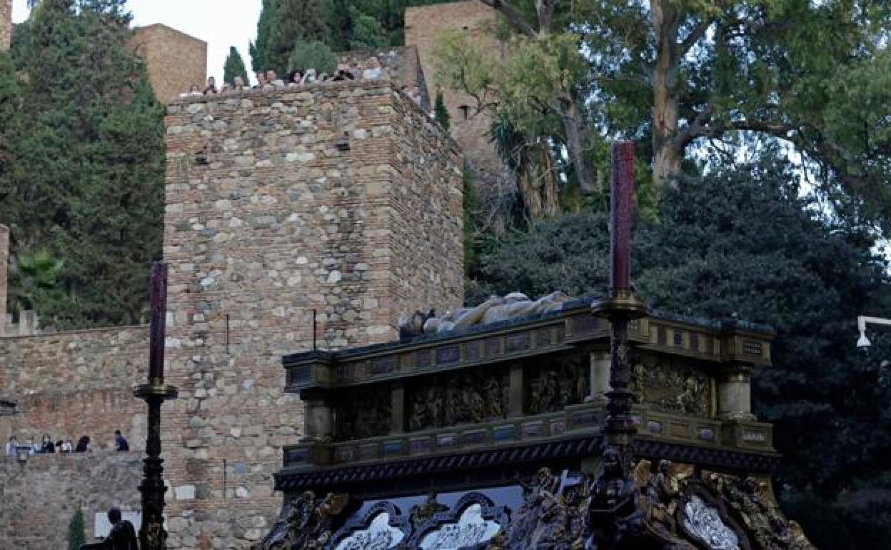 El Cristo del Sepulcro, en la Magna de Málaga. 