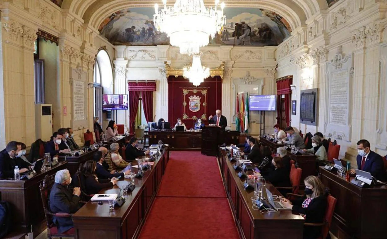 El salón de plenos del Ayuntamiento ha acogido el primer debate sobre el estado de la ciudad del mandato. 