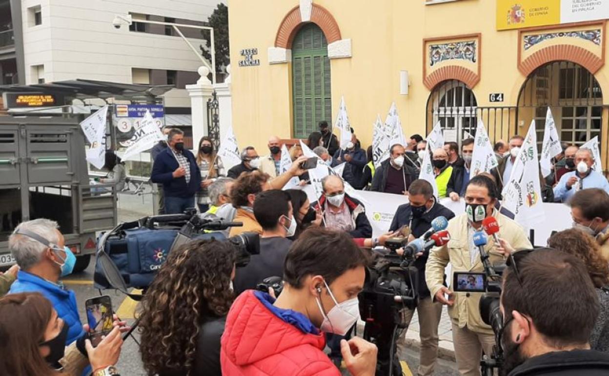 Protestas del sector agrario ante la sede de la Subdelegación del Gobierno en la capital en abril de 2021. 