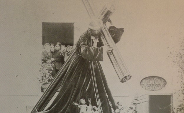 El Nazareno de San Juan procesionaba conjuntamente con La Puente, La Exaltación y los Dolores. 