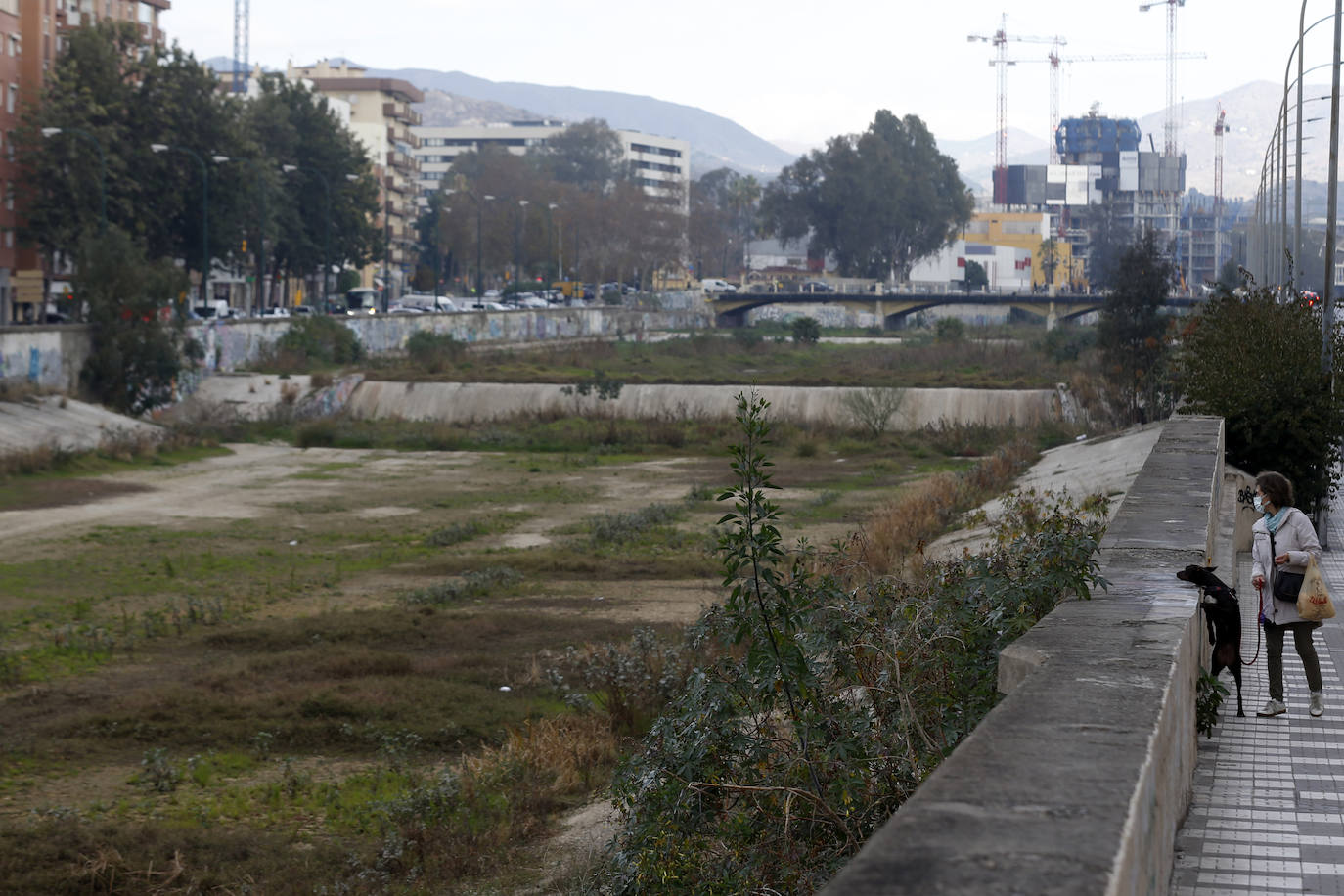 El Ayuntamiento baraja suprimir las fuentes que están en desuso y crear «un mecanismo de embellecimiento» para evitar la mala imagen que generan los grafitis