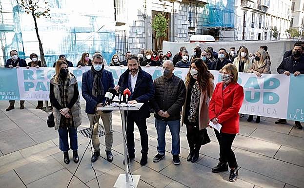Un momento de la concentración de alcaldes y concejales del PSOE. 