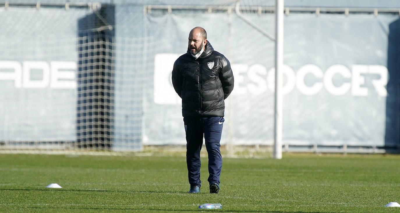 Esta semana se reanuda la Liga tras el parón de la semana pasada y la competición vuelv a La Rosaleda. El Málaga recibe al Ibiza este sábado a partir de las 21.00 horas. De cara a este partido, el equipo blanquiazul coge velocidad y aspira a poder alinear a su once de gala tras ver como sus últimos jugadores recuperados tras lesión o problemas físicos están reaccionando bien a los entrenamientos de esta semana.