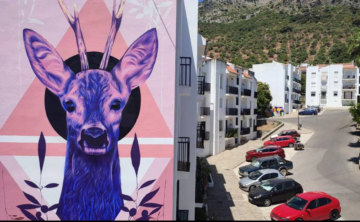 El mural Corzo morisco, en la plaza de Andalucía, en Corte. 