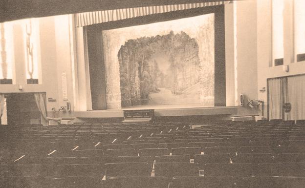 Interior de la sala de butacas principal donde se representaban obras de teatro. 