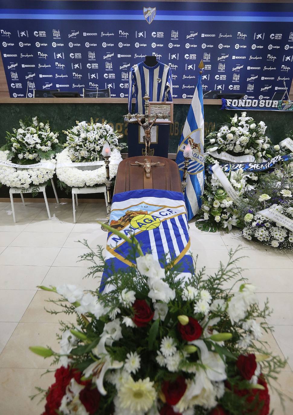 Capilla ardiente por Antonio Benítez en La Rosaleda