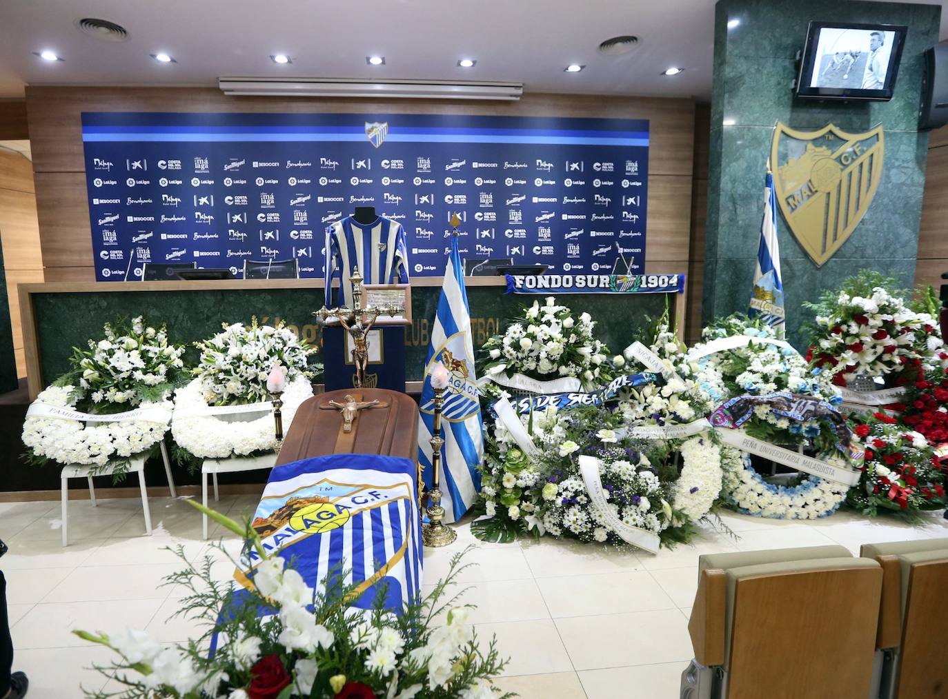 Capilla ardiente por Antonio Benítez en La Rosaleda