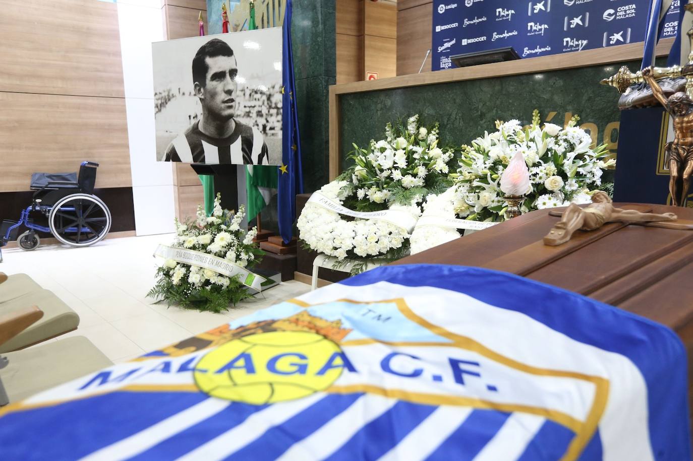 Capilla ardiente por Antonio Benítez en La Rosaleda