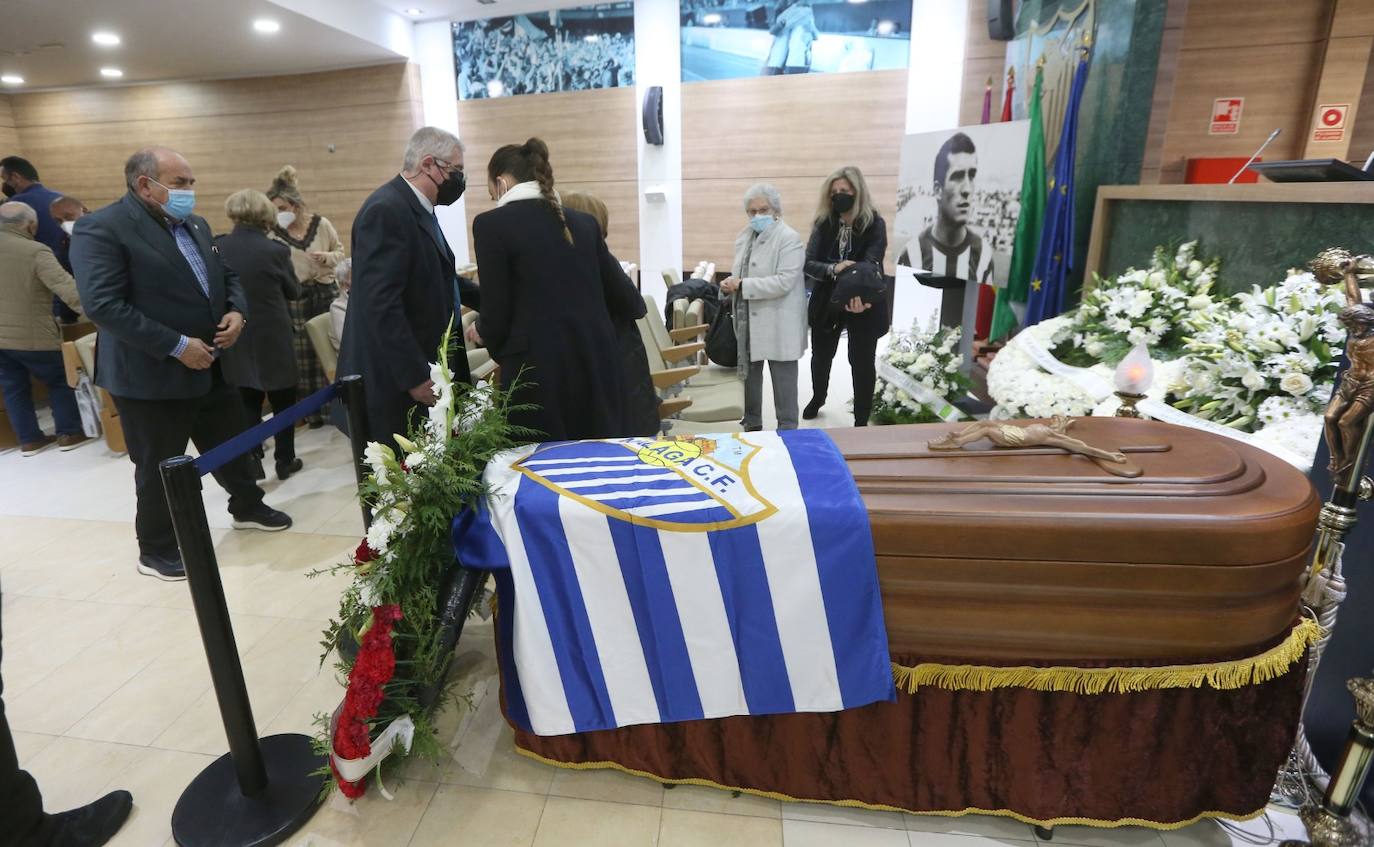 Capilla ardiente por Antonio Benítez en La Rosaleda
