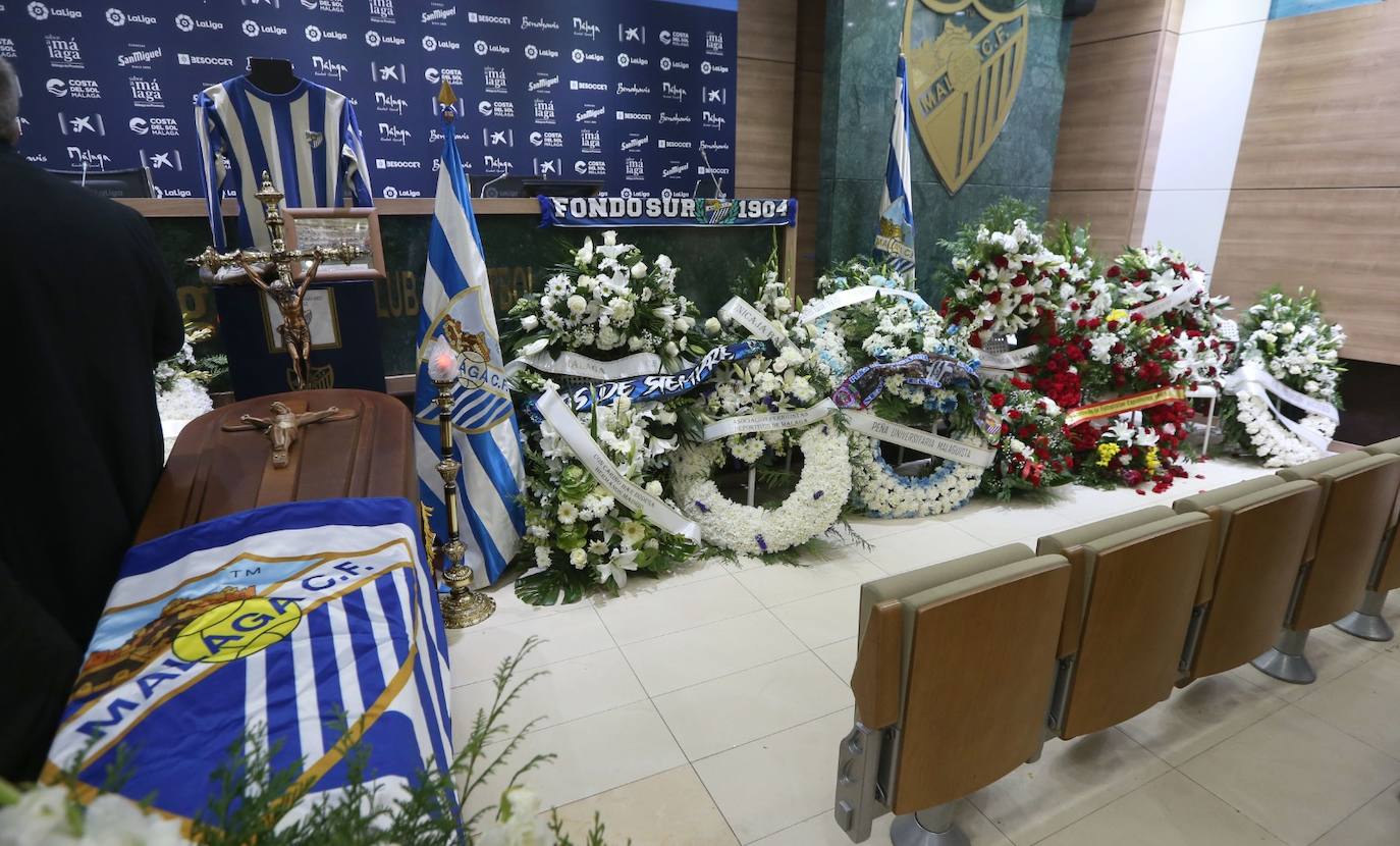 Capilla ardiente por Antonio Benítez en La Rosaleda