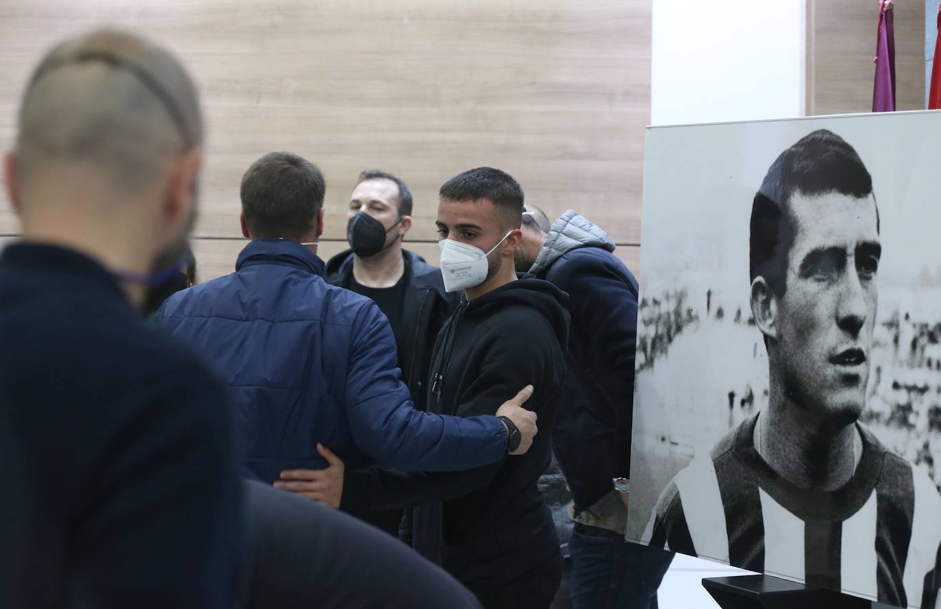 Capilla ardiente por Antonio Benítez en La Rosaleda