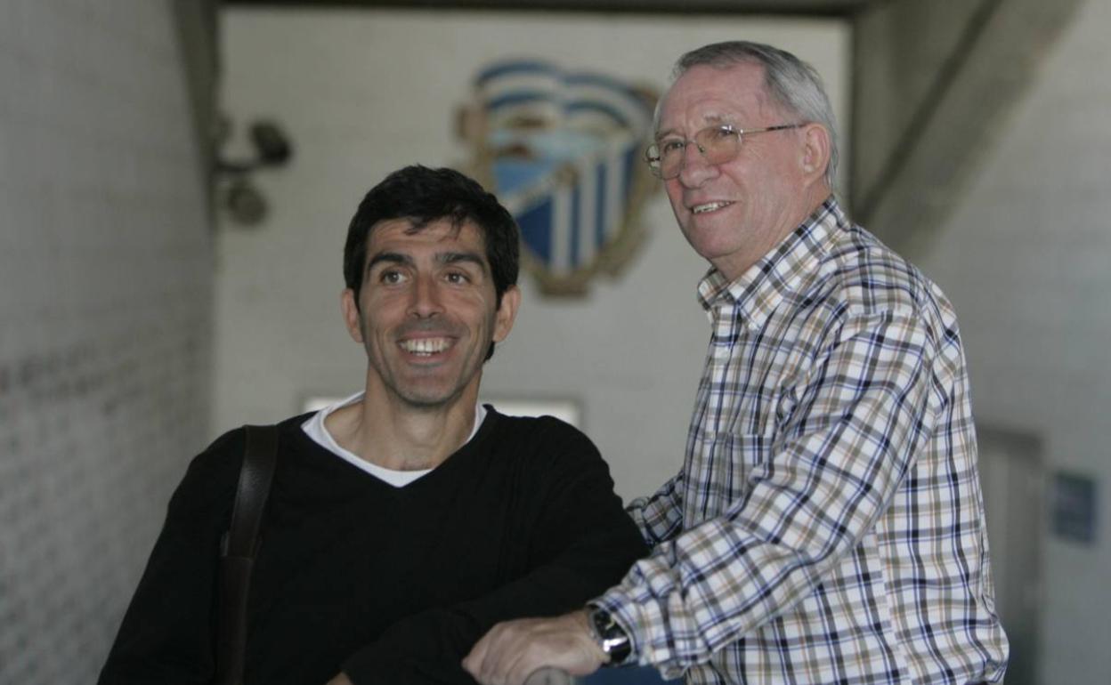 Muñiz y Benítez, en una imagen en 2007, cuando formaron equipo para sacar al Málaga de una situación crítica. 