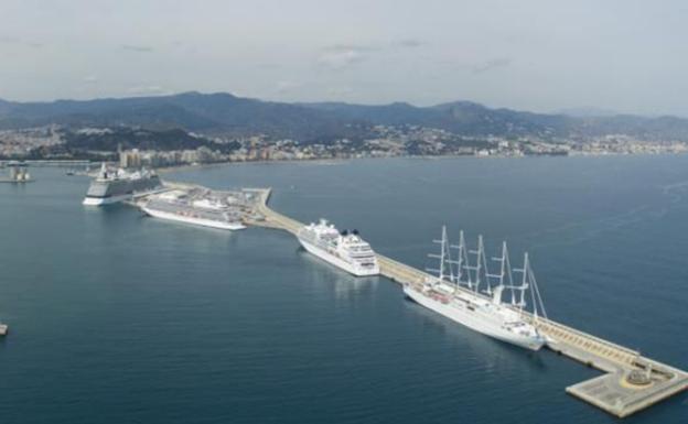 Muelle de levante Puerto de Málaga.