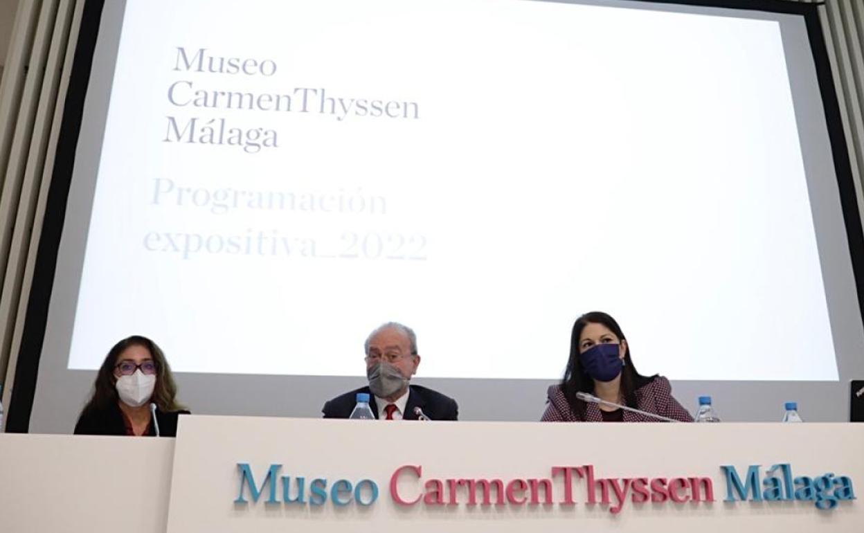 Lourdes Moreno, Francisco de la Torre y Noelia Losada, en la presentación de la programación del Museo Carmen Thyssen. 