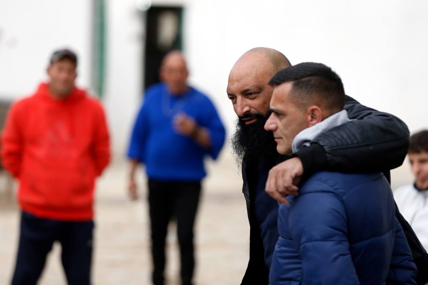 Ángel Rielo y Tú no mandas visitan la Casa de la Buena Vida. 