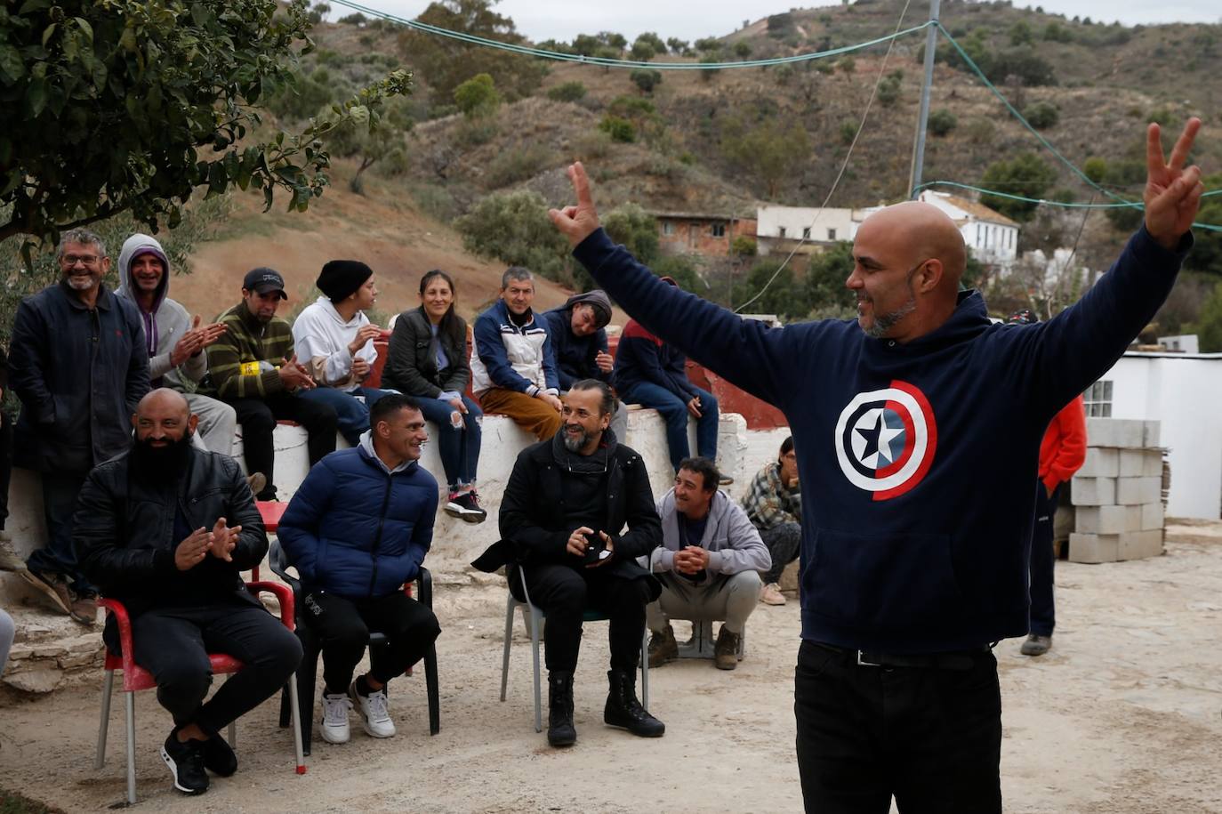 Ángel Rielo y Tú no mandas visitan la Casa de la Buena Vida. 